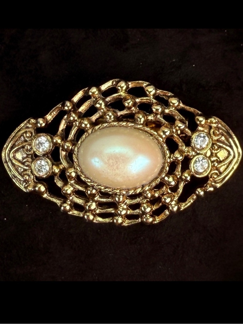 Beautiful, goldtone, faux pearl bling, brooch pin